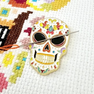 Mandala Skull Candy Needle Minder