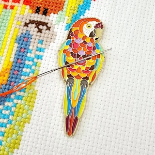 [NM030-MPAR] Mandala Parrot Needle Minder