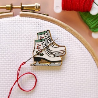 Ice Skates Needle Minder